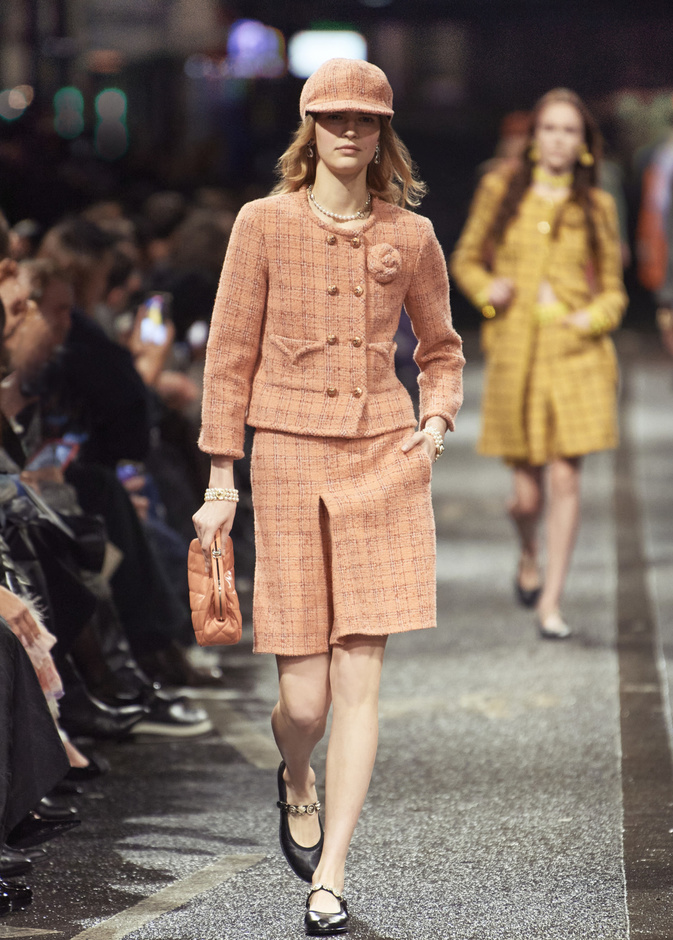 CHANEL 2023/24 Métiers d'art collection