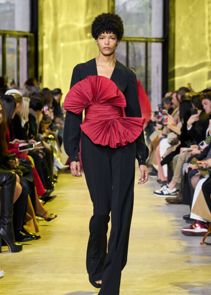 تصميم من إيلي صعب