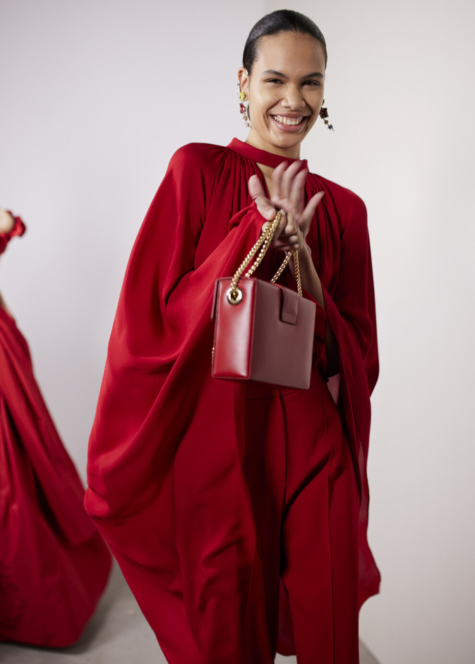 إطلالة من Elie saab