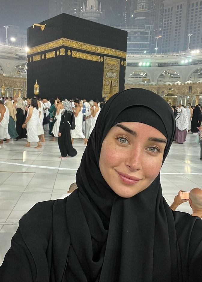 هنا الزاهد