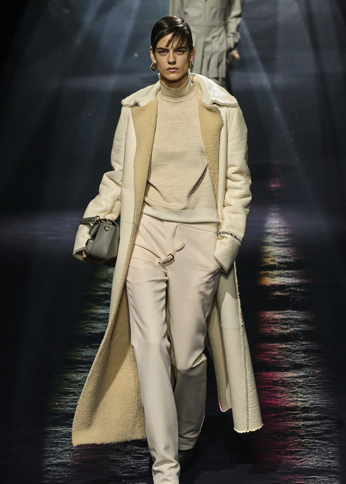 كيف تبدين أكثر أناقة وفخامة مع اللون البيج؟