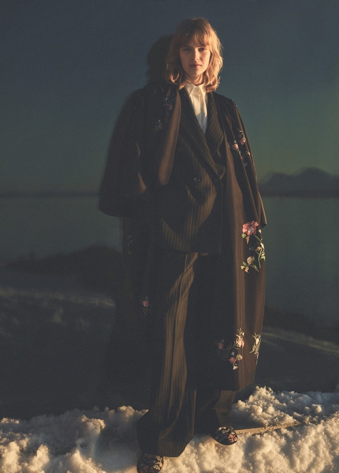 لورو بيانا تقدّم مجموعة Holiday Collection المثالية لافتتاح موسم العطلات الثلجية 