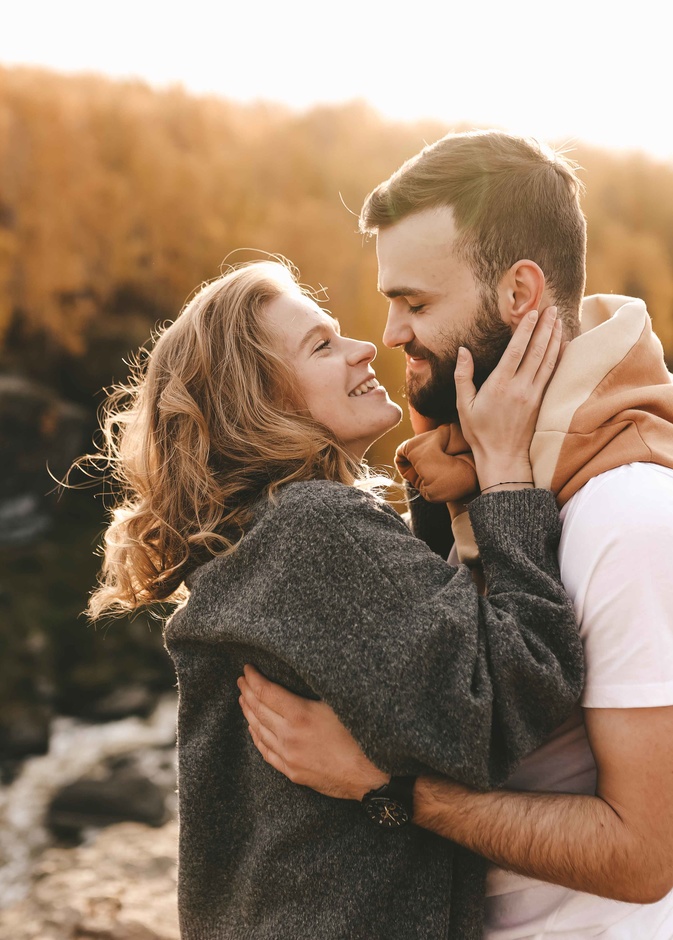 أثبتت الدراسات على الأزواج السعداء وحدهم هم من يشعرون بفوائد الزواج ويتمتعون بها 