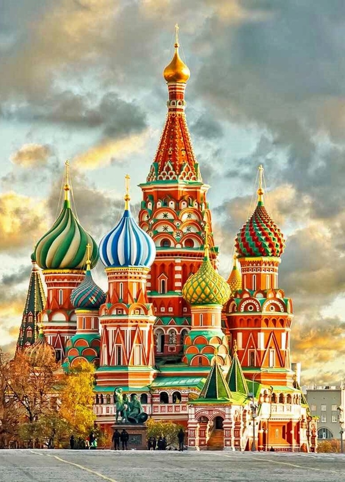 شارع. كاتدرائية باسيل – موسكو