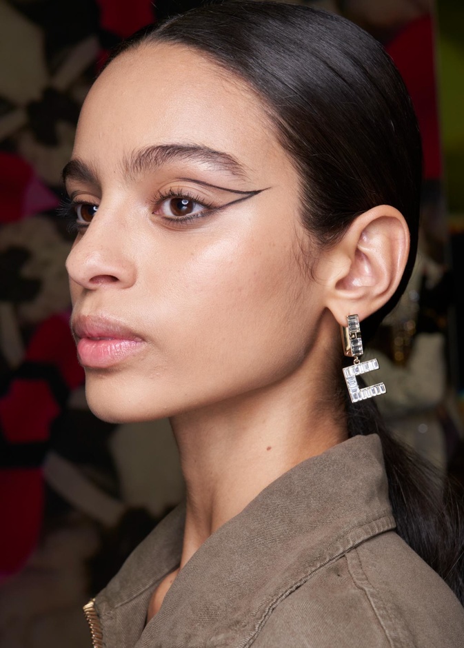 إتجاهات مكياج استثنائية سنراها في عام 2024.. إليك أفكار متجددة لاختيارها