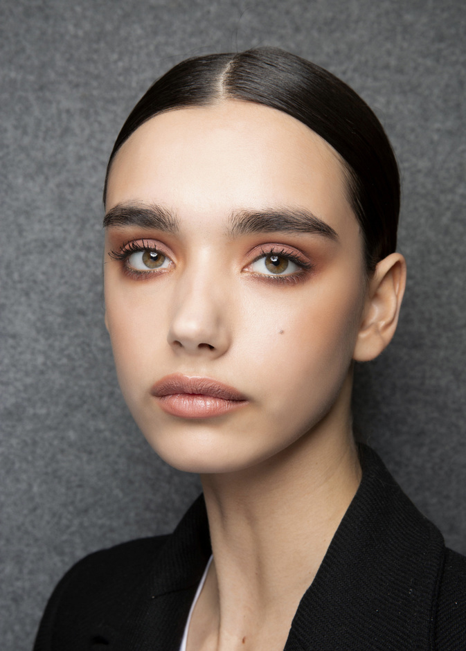 أفضل الطرق لإزالة المكياج بشكل صحيح دون الإضرار بالبشرة