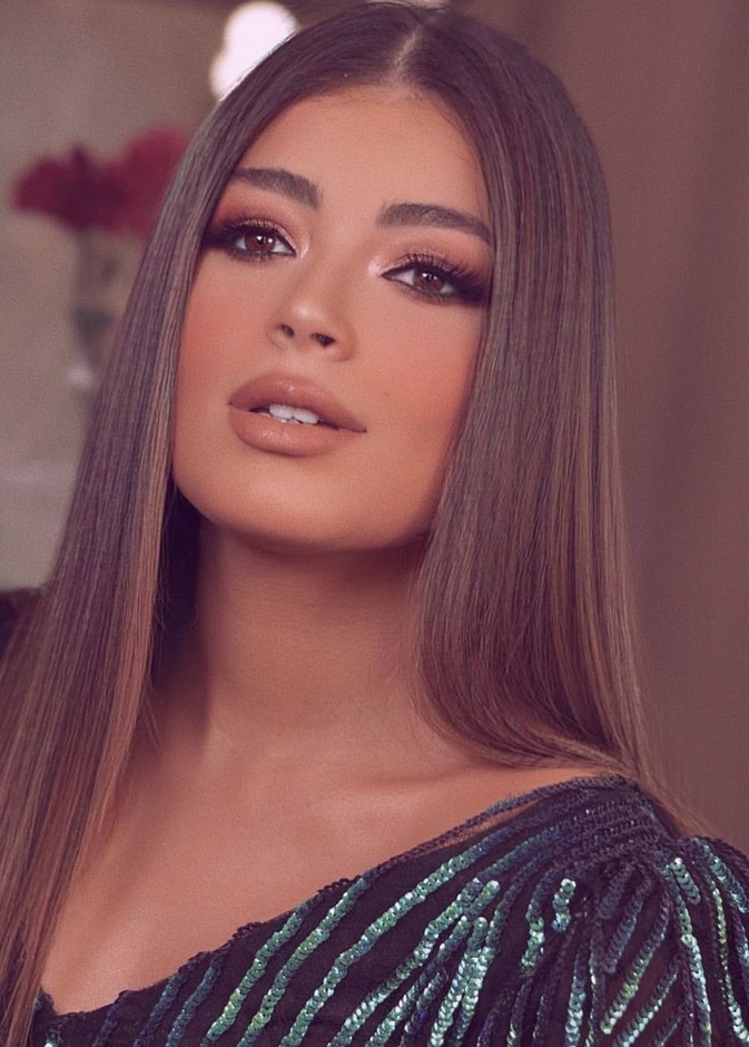مكياج وتسريحات شعر ليلى زاهر تزامنا مع اعلان خطوبتها من هشام جمال