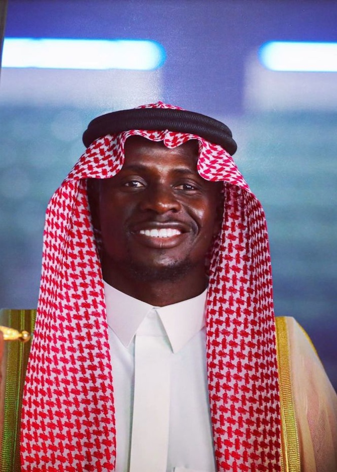 هكذا احتفل نجم نادي النصر السعودي ساديو ماني بزفافه في أجواء عائلية بالسنغال..شاهدوا عروسه