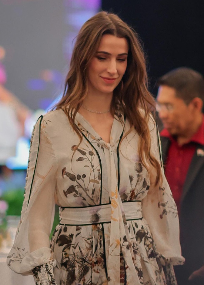 تسريحات شعر الأميرة رجوة بأساليب بسيطة وجذابة ..بالصور