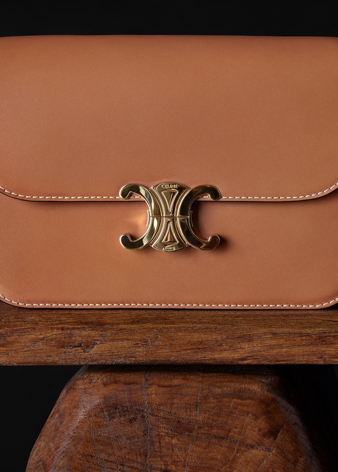 حقيبة الكتف "تريونف" TRIOMPHE من دار "سيلين"Celine  