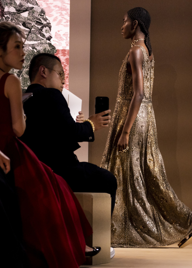  تفاصيل أسبوع باريس للأزياء الراقية