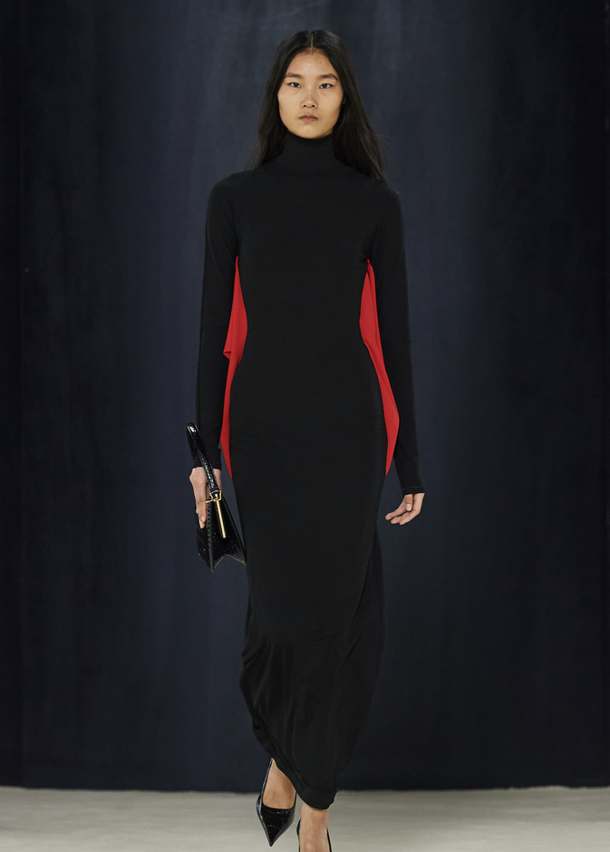 استثمري في هذا الفستان لأنه سيكون خيارك الأول لعدة مواسم وسنوات قادمة