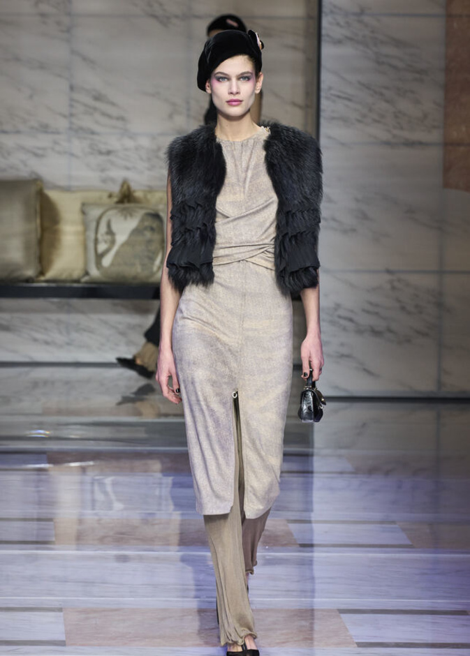 إطلالة من Giorgio Armani