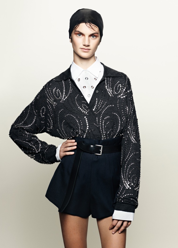 "برادا" Prada للنساء والرجال لربيع وصيف 2024