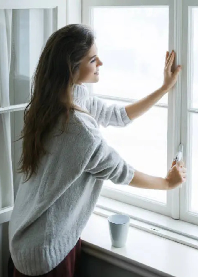 تعانين من رائحة الرطوبة في الشتاء في بيتك؟.. إليكِ 20 طريقة للتخلص منها