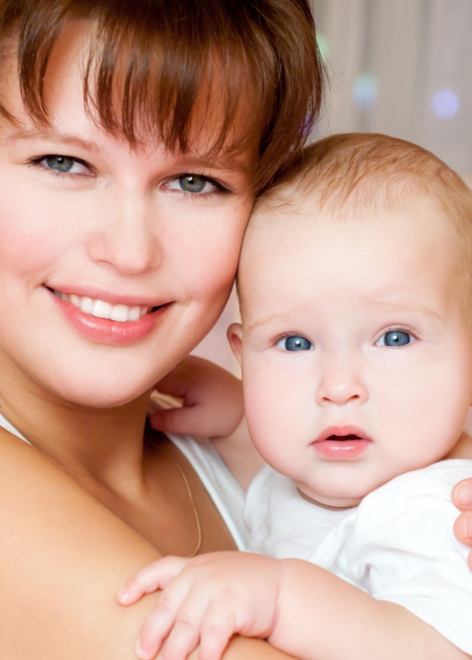 أمومتك أجمل وبشرتك أكثر نضارة بخطوات العناية بالبشرة كأم جديدة