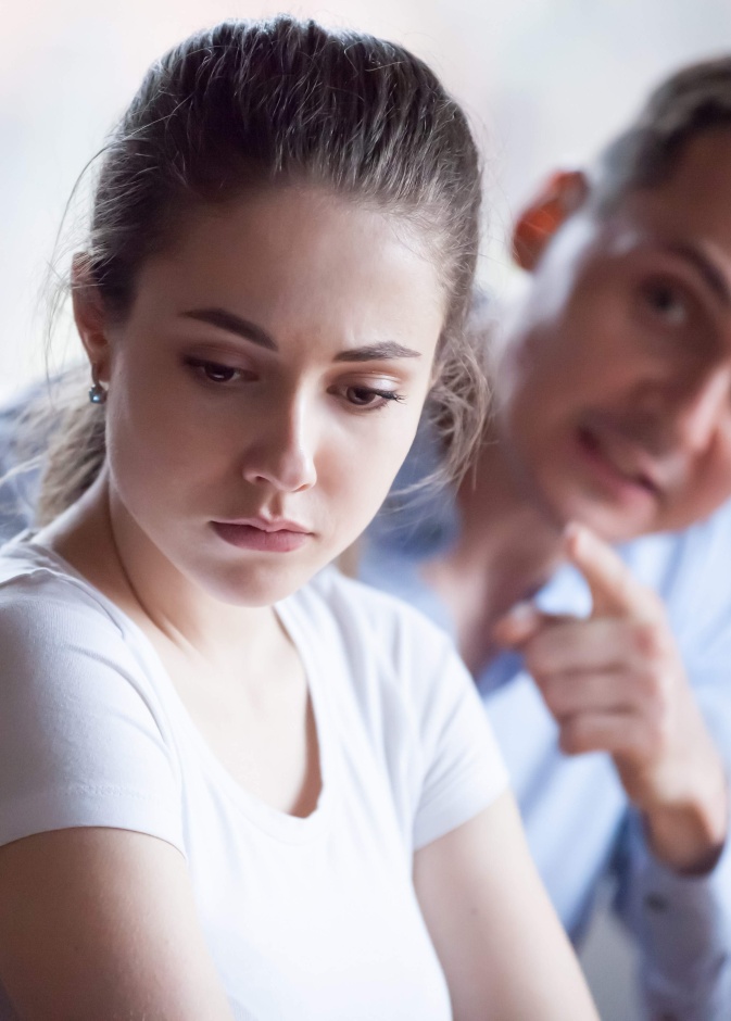 ادمان مواقع التواصل الاجتماعي والغيرة القاتلة من الأشياء التي تفسد علاقتك بشريك الحياة وتحول دون استقرار علاقتك به