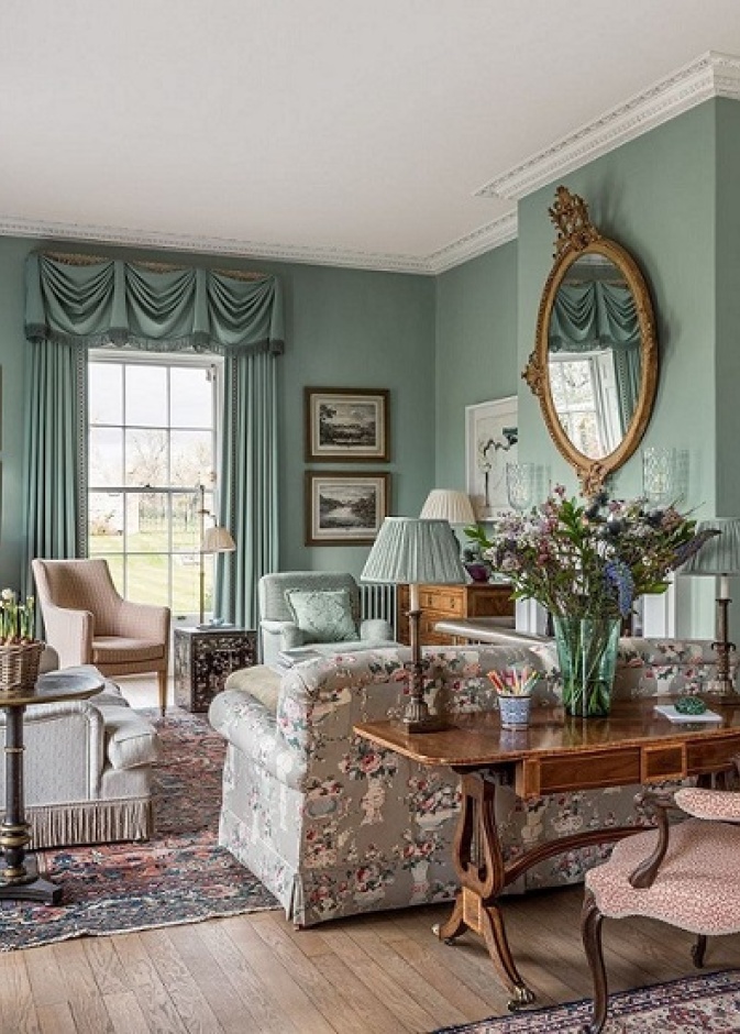 الراحة، الأناقة، والدفء، ثلاث كلمات تصف الطراز الإنجليزي الريفي