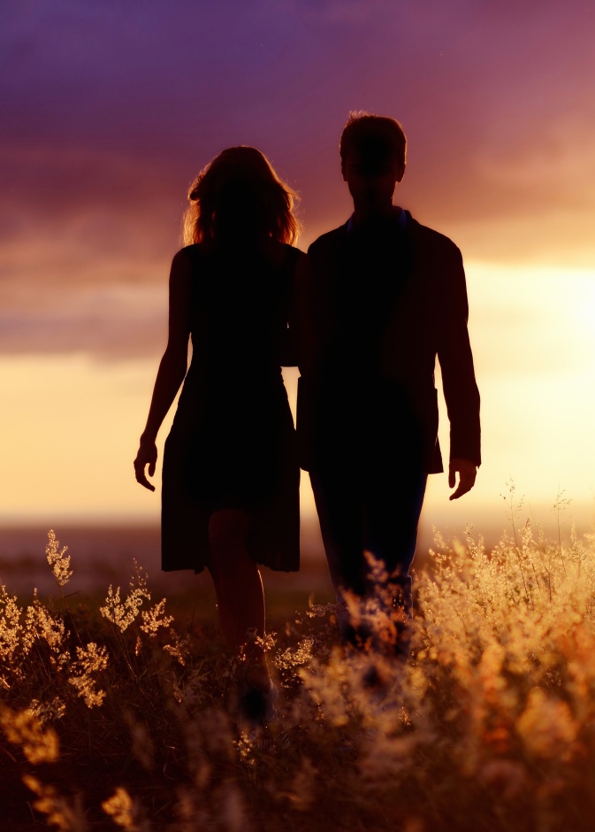 الوفاء أولى بالاحتفال لأن العبرة ليست ببدايات الحب ولكن بالوفاء لقصة الحب والشريك