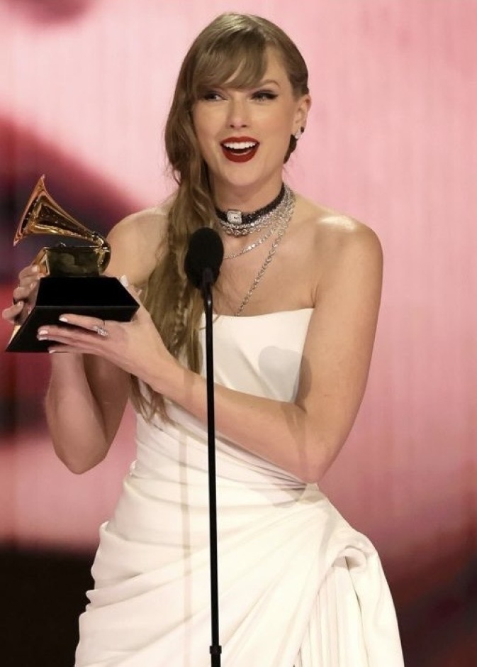 شاهدي تألق نجمات العالم بأجمل قطع مجوهرات على السجادة الحمراء خلال حفل الـ Grammy Awards 2024