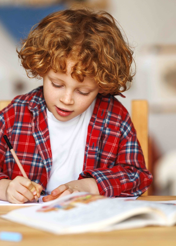 فيتامينات الذكاء هي التي تساهم في تقوية الذاكرة وتعزيز التركيز وتعزيز نسبة الذكاء وترفع من معدلات التحصيل الدراسي لدى الطلاب