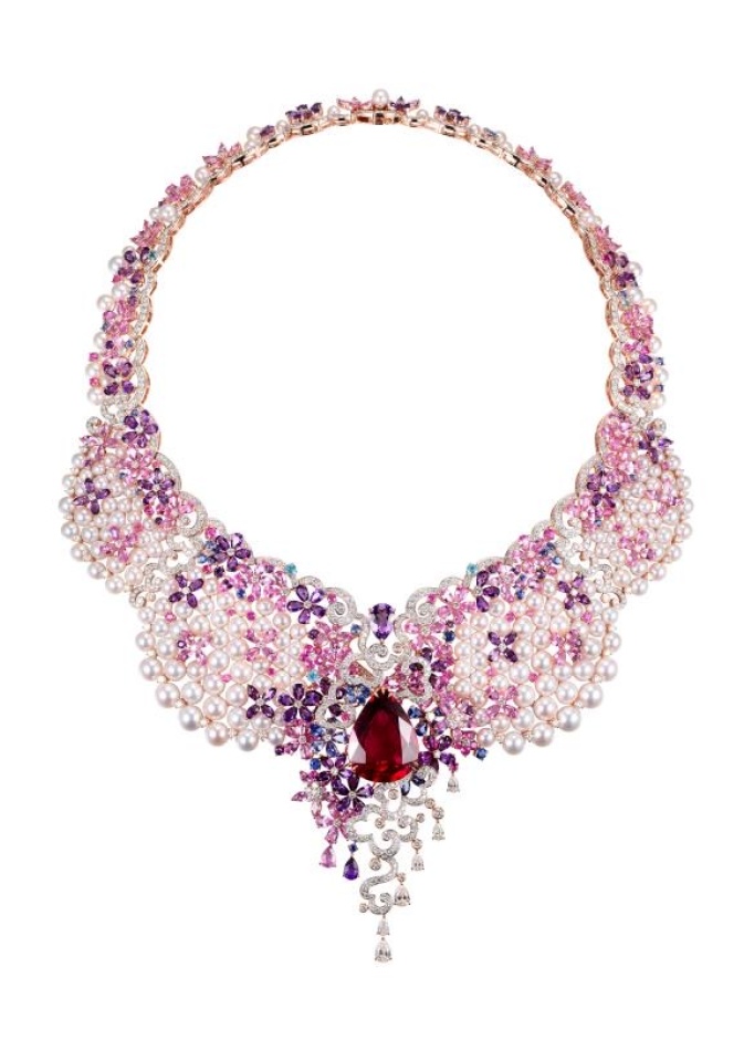 قلادة Fabergé x James Ganh 