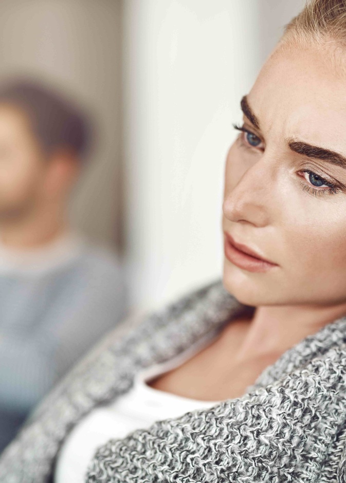 يعجز الرجل عن الانصات للمرأة بشكل جيد وهو ما يسبب انعدام شعورها بالأمان معه