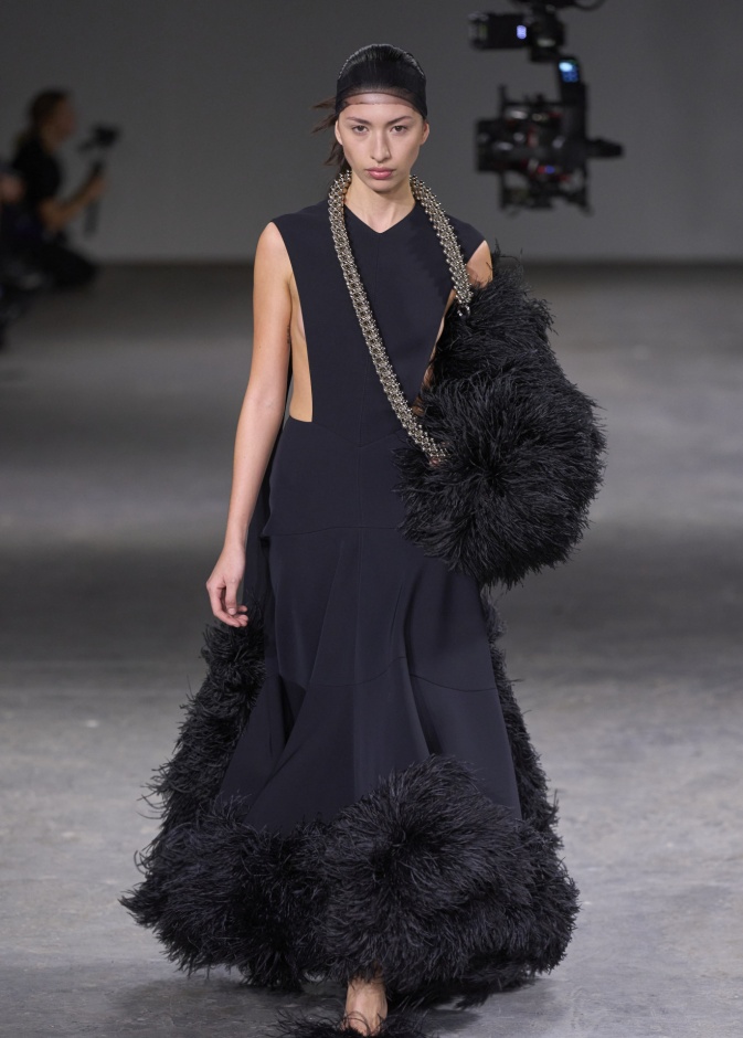 مجموعة David Koma لخريف وشتاء 2024