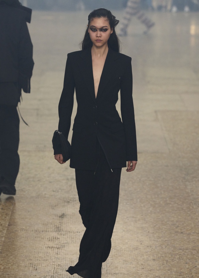 مجموعة Helmut Lang لموسم خريف وشتاء 2024-2025 في نيويورك
