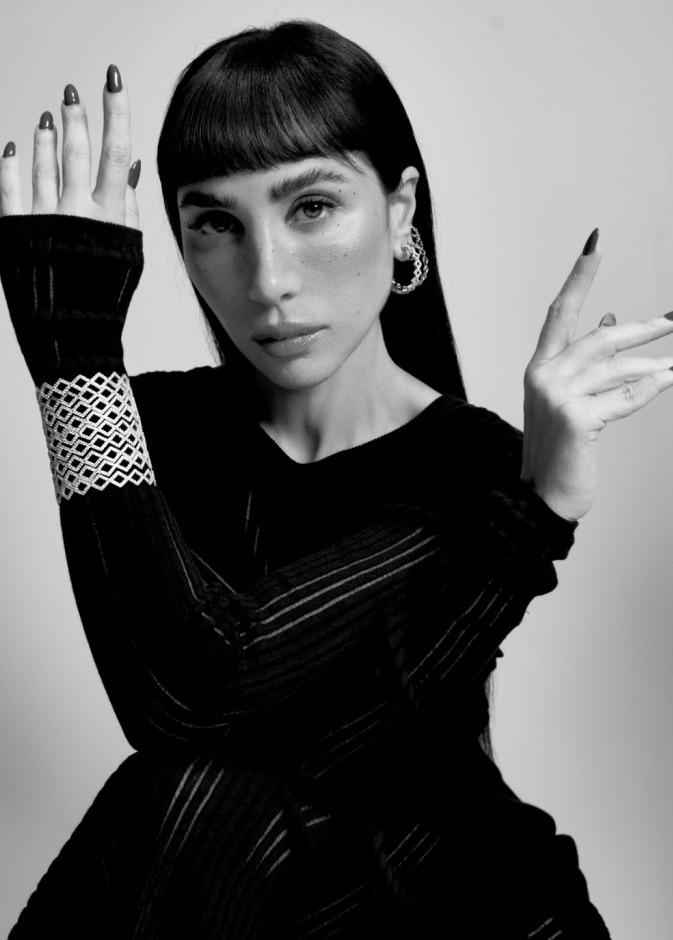 Karen Wazen تطلق مجموعتها الأولى من المجوهرات بعنوان Bonds of Gold 