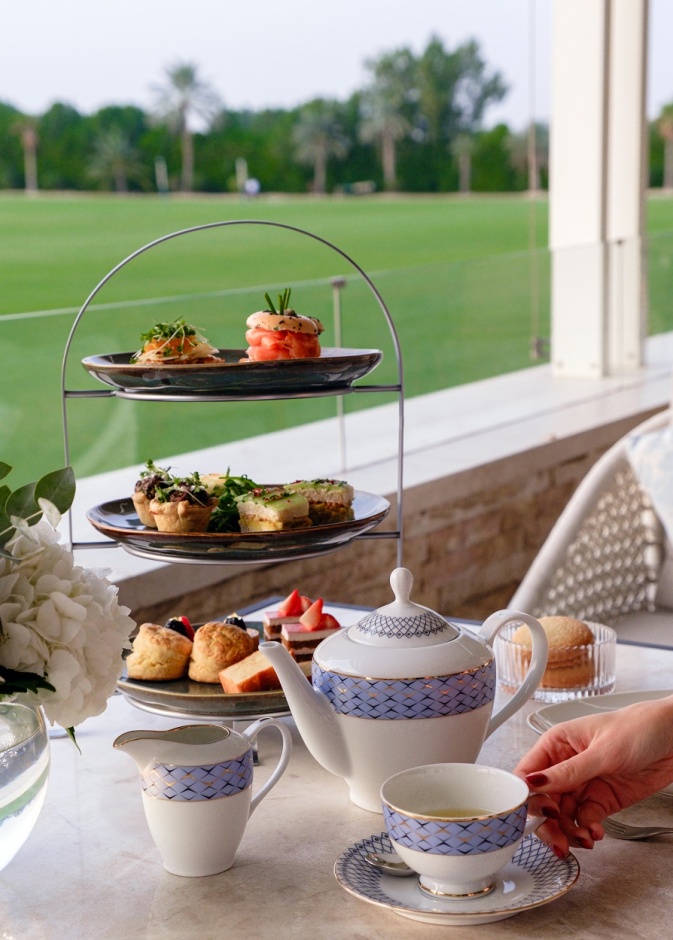 شاي ما بعد الظهيرة أمام مباراة بولو.. تجربة مميزة وفاخرة من "ميليا ديزرت بالم"