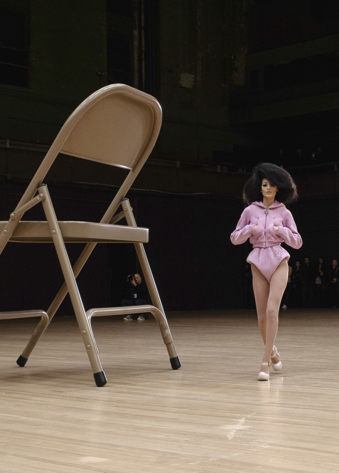 لا تفوّتي أي تفصيل من أسبوع الموضة في نيويورك... من أهم العروض إلى أبرز الصيحات