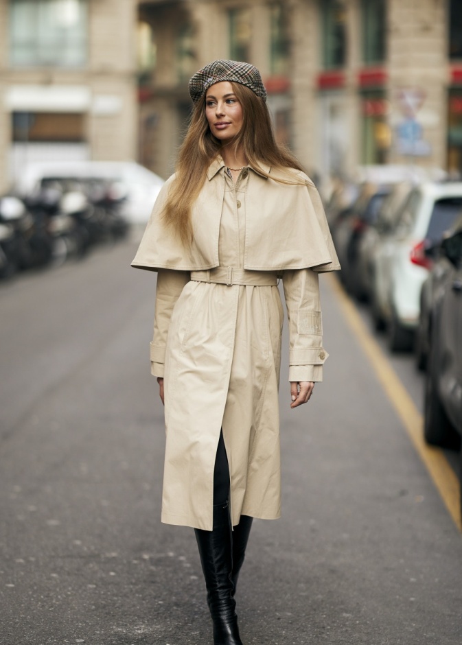 أخطفي الأضواء بأجمل صيحات الموضة الراقية مباشرة من موضة الشارع في ميلانو لخريف 2024