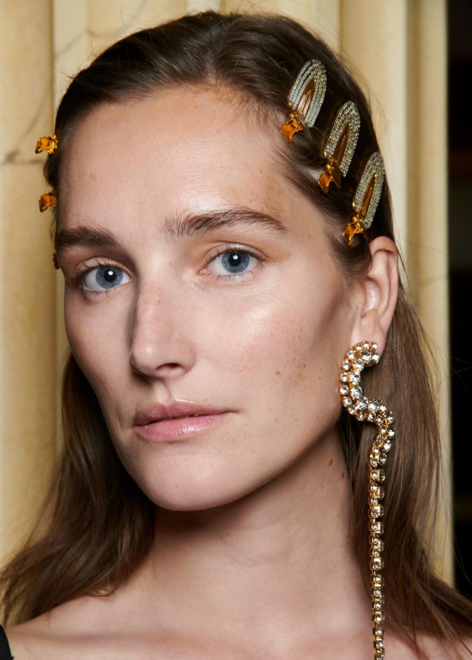 إكتشفي سر العيون الجميلة بلمسة من العناية المميزة