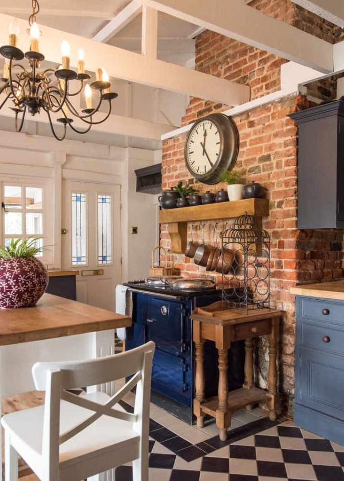 اختاري الثريات الأنيقة لمطبخك الريفي