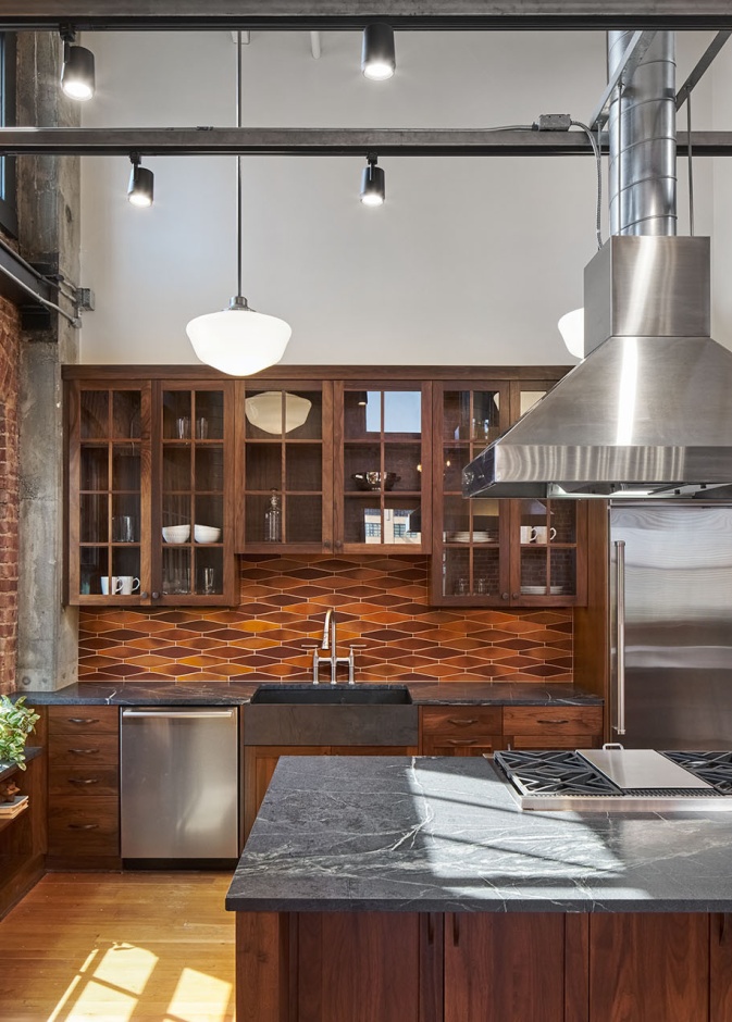 الأجهزة الفولاذ المقاومة للصدأ، من المكونات الأساسية للأسلوب الصناعي في المطبخ