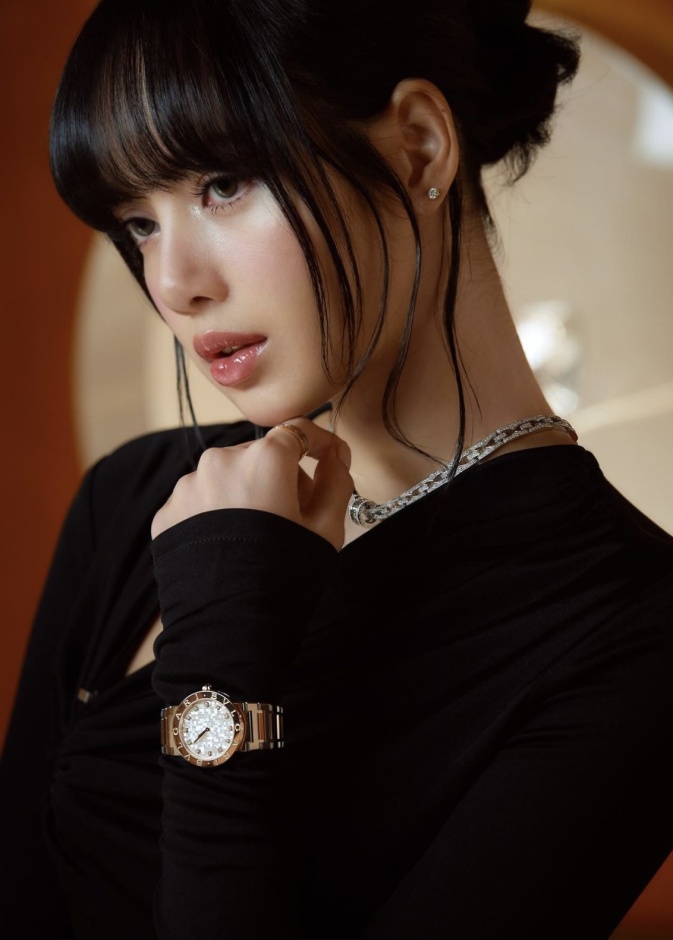 أحدث تصاميم موديلات ساعات نسائية فاخرة من أشهر دور المجوهرات لسهرات رمضان 2024
