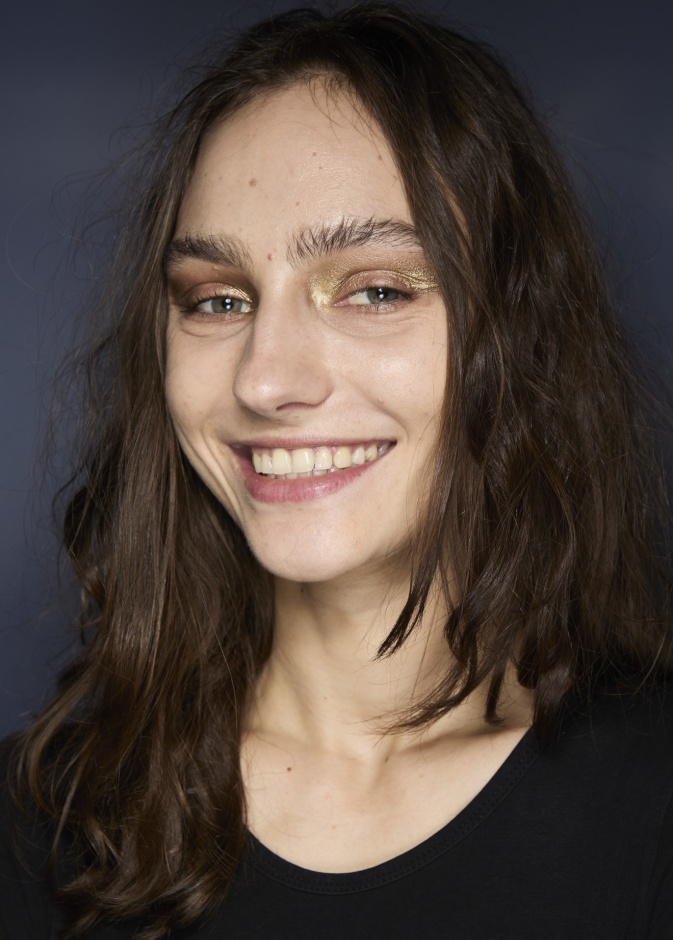 احصلي على ابتسامة بيضاء صافية في رمضان من خلال هذه التقنيات التجميلية 