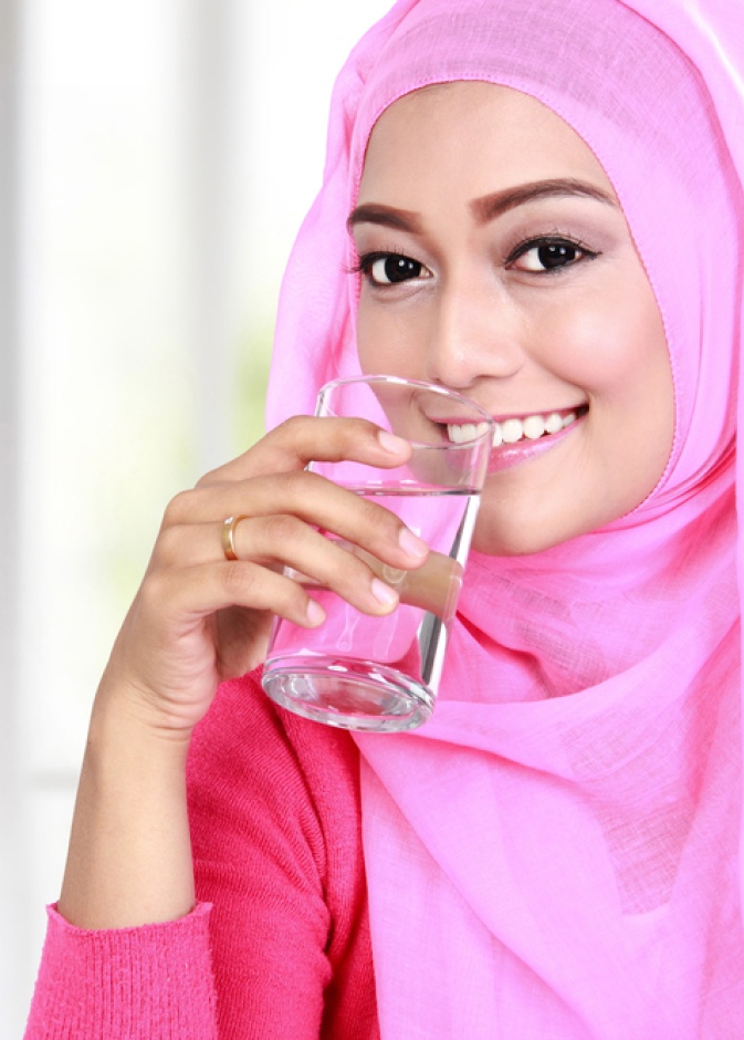 شرب الماء في رمضان الضوابط والمحاذير