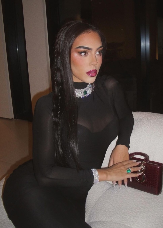 مجوهرات جورجينا رودريغيز Georgina Rodriguez حبيبة لاعب كرة القدم البرتغالي كريستيانو رونالدو