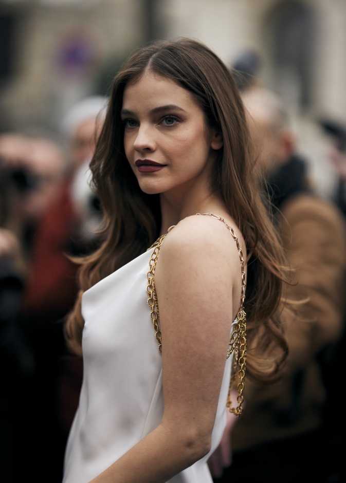 أحمر الشفاه المخملي بتدرجات قوية