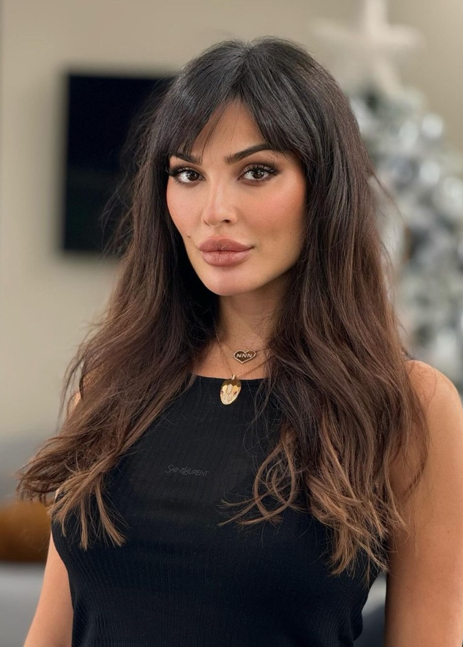 إطلالة نادين نجيم برسمات المكياج البني