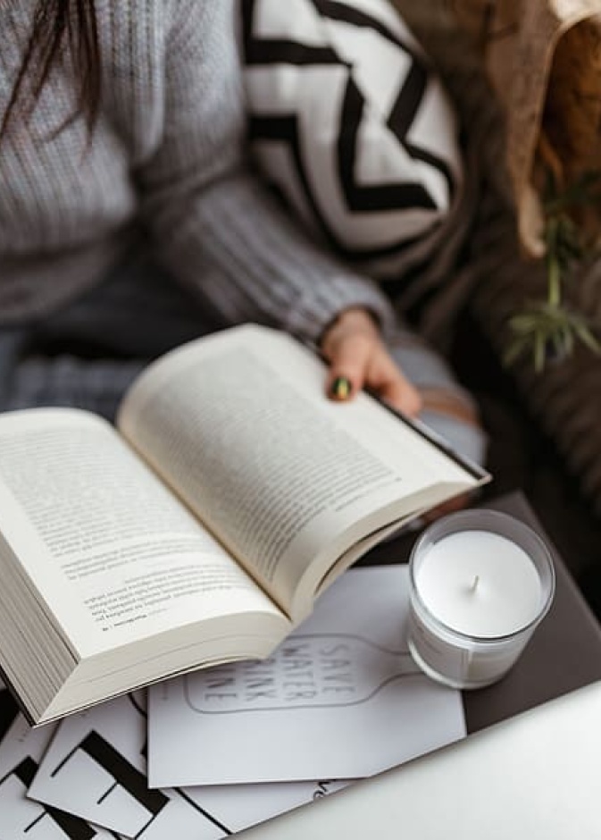 10 فوائد للقراءة بشكل يومي.. مُتعة مجانية