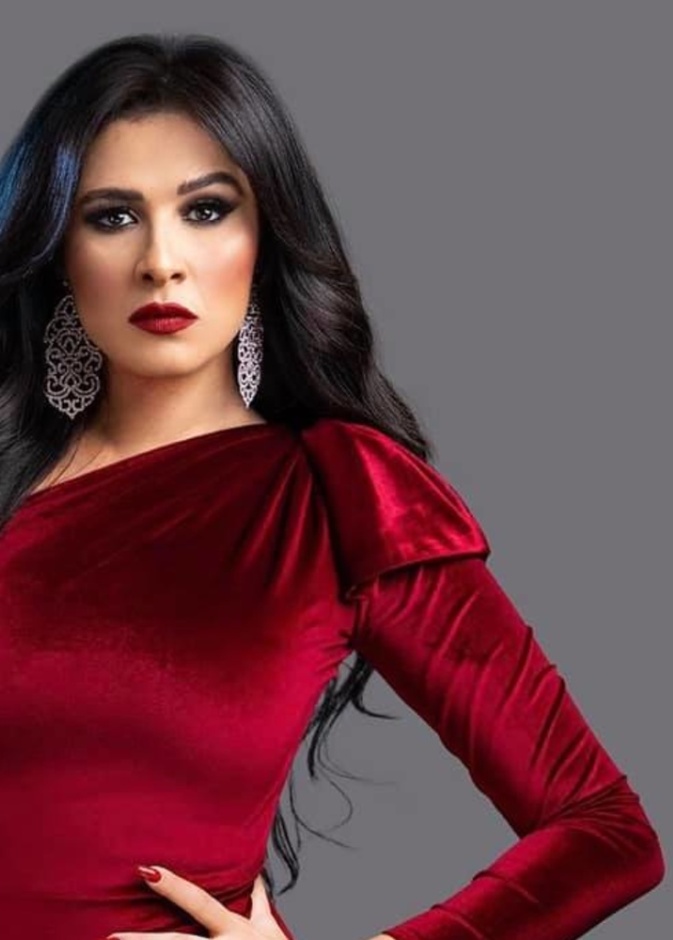 ياسمين عبد العزيز