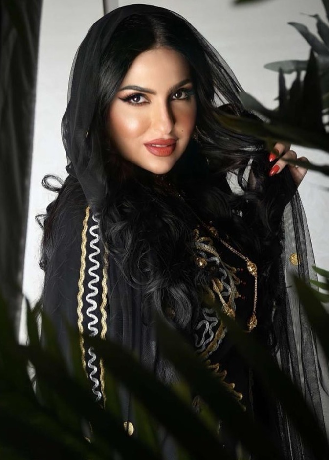 زينب العسكري