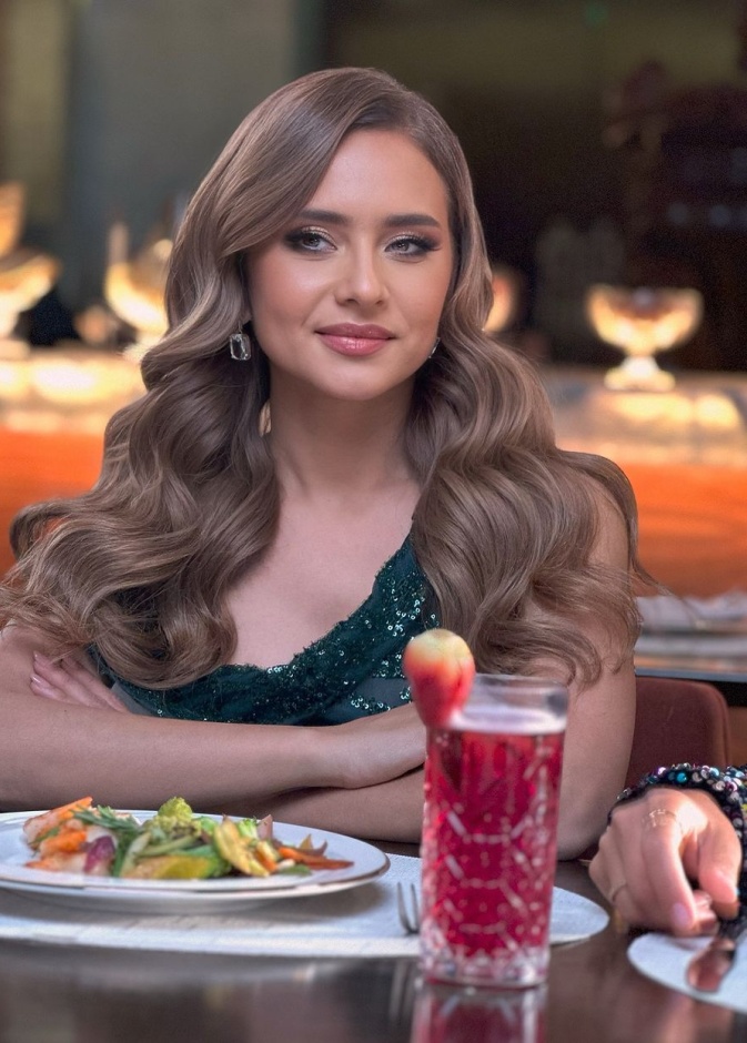 نيللي كريم في مسلسل "فراولة"