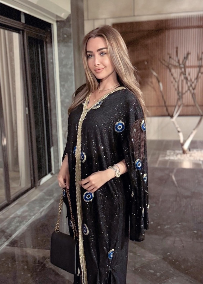 هنا الزاهد 
