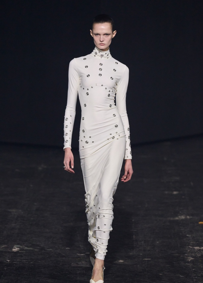 مجموعة Coperni ابتكارات جديدة في عالمي الموضة والتكنولوجيا 