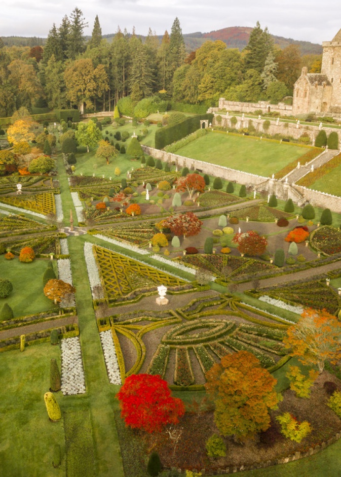 مجموعة Dior cruise في أسكتلندا