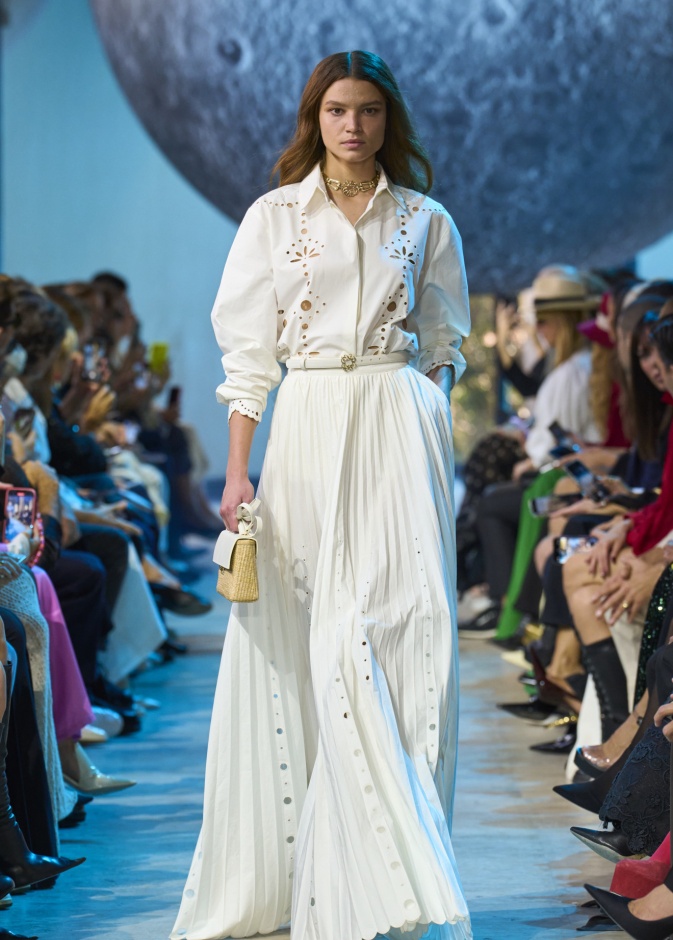 موضة التنانير البيضاء تتخطى التقاليد في رمضان 2024 